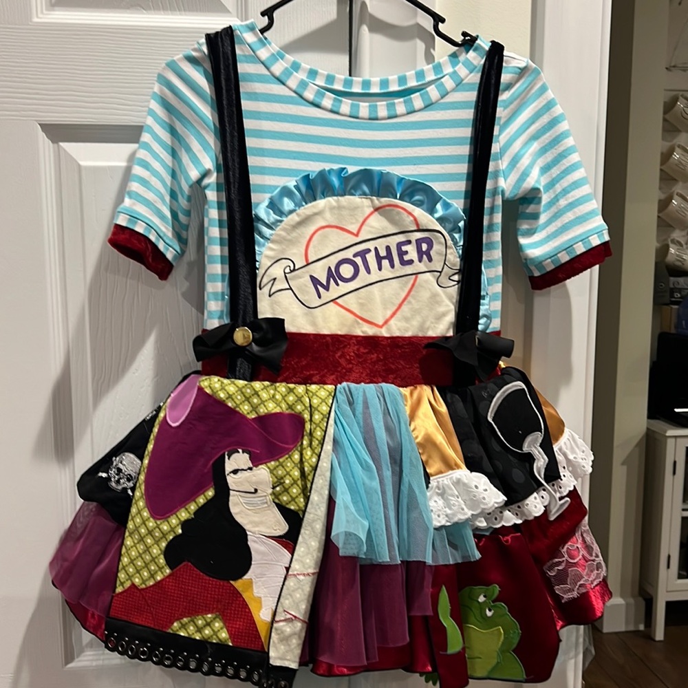 Custom hook/smee dress sz 5/6 worn once 26x26